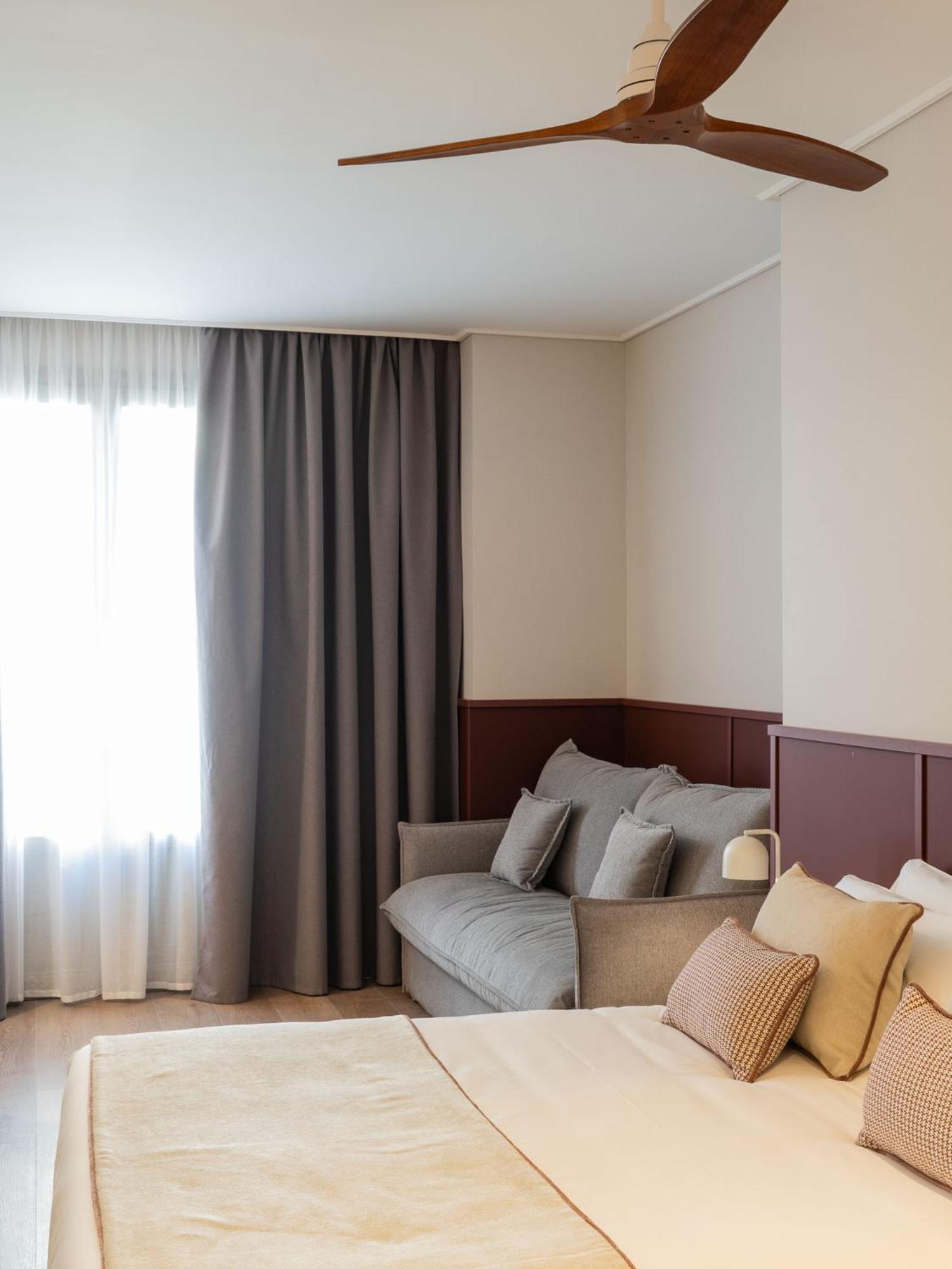 Hotel Well And Come มาลากา ภายนอก รูปภาพ