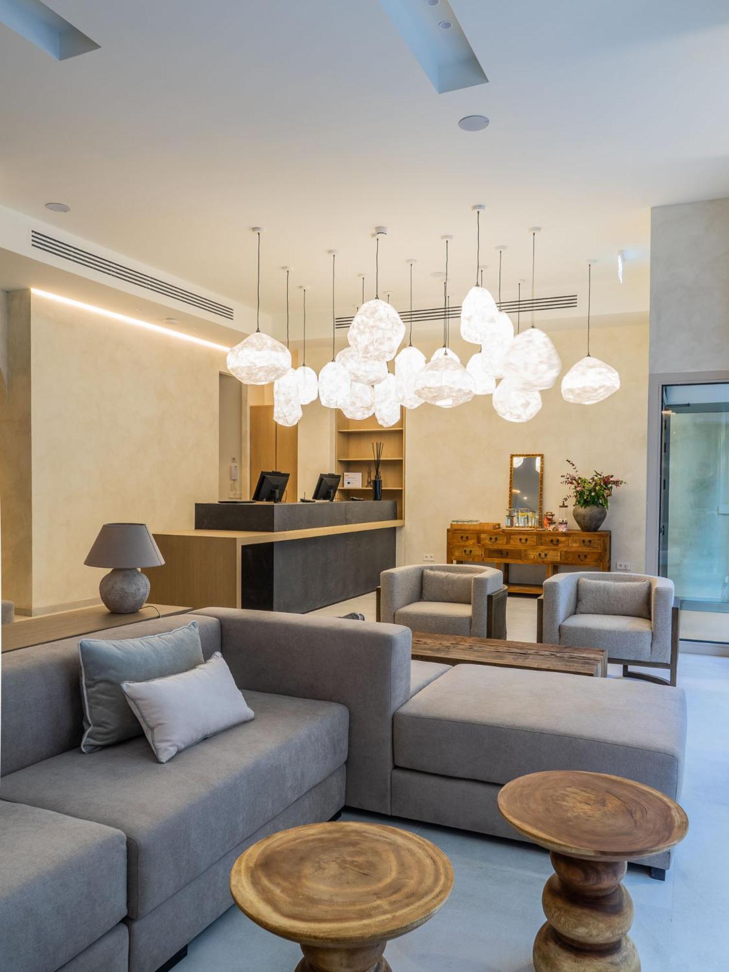 Hotel Well And Come มาลากา ภายนอก รูปภาพ