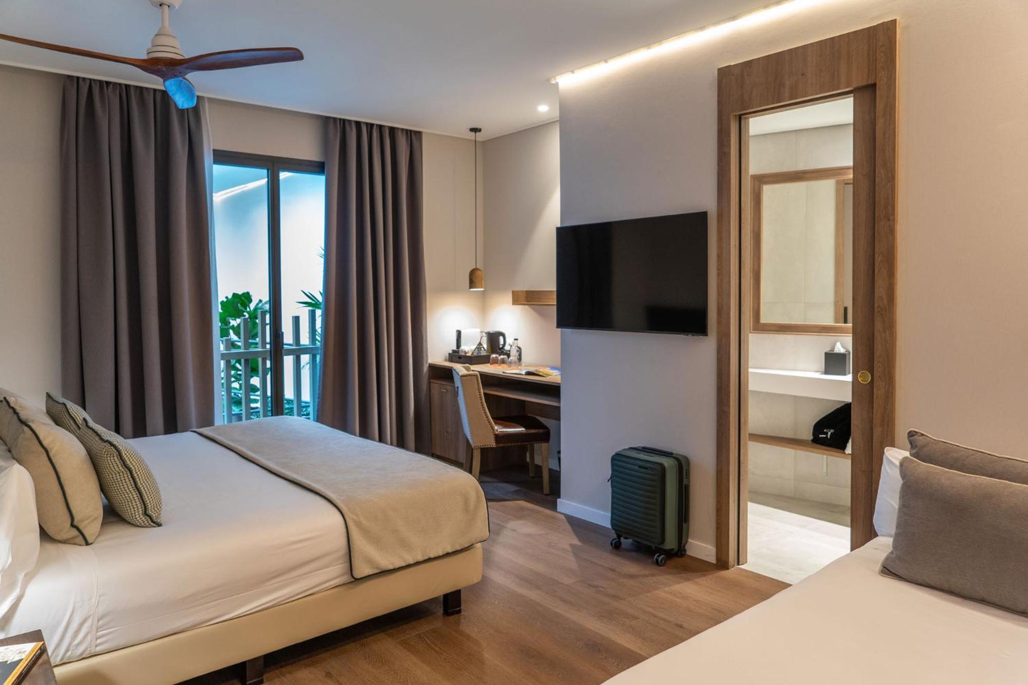 Hotel Well And Come มาลากา ภายนอก รูปภาพ